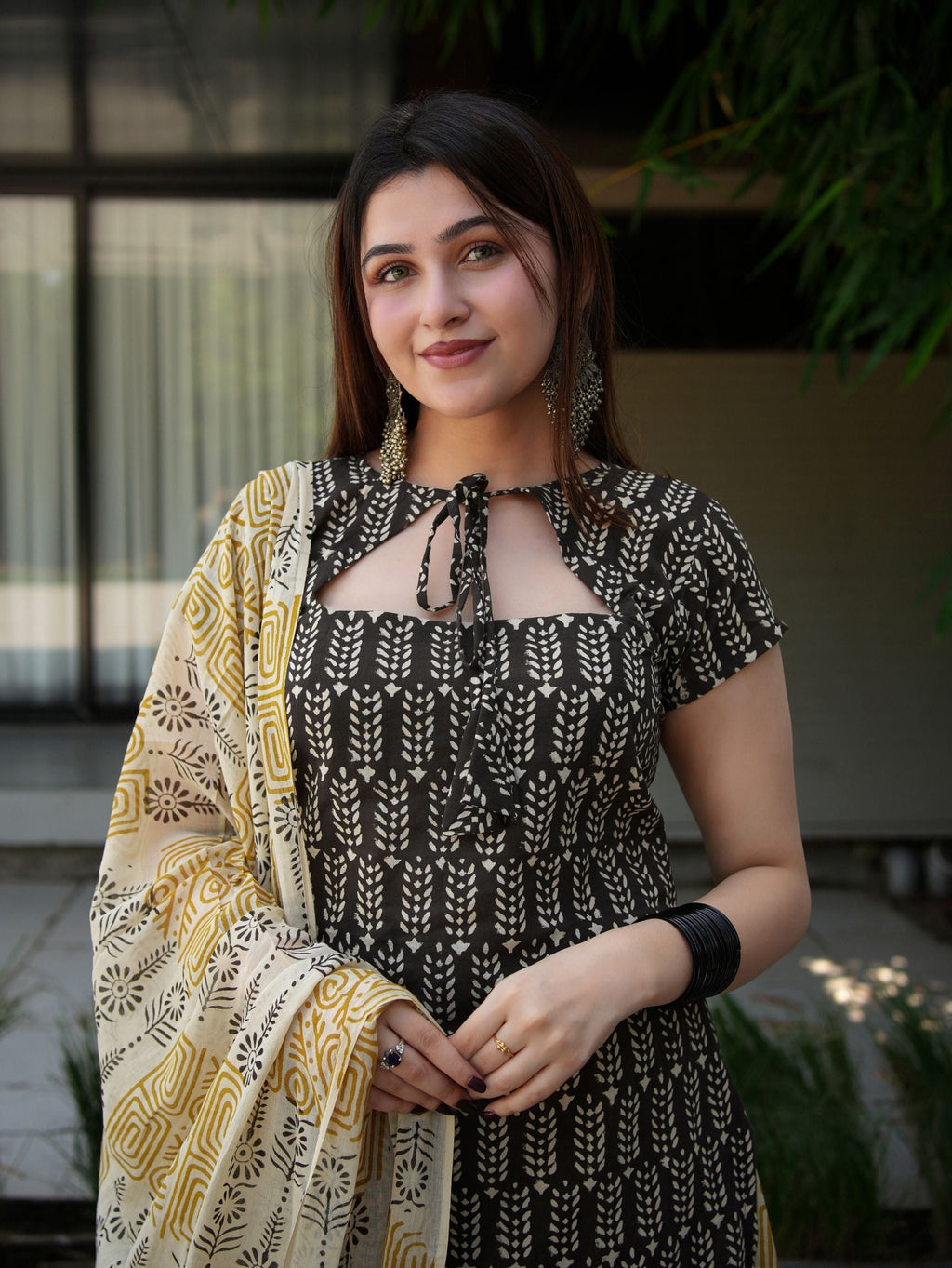 Mandana Black & Beige Three Piece Straight Set