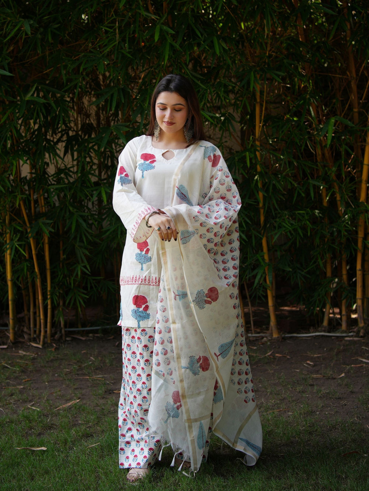 Roshni White, Red & Blue Three Piece Farshi Set
