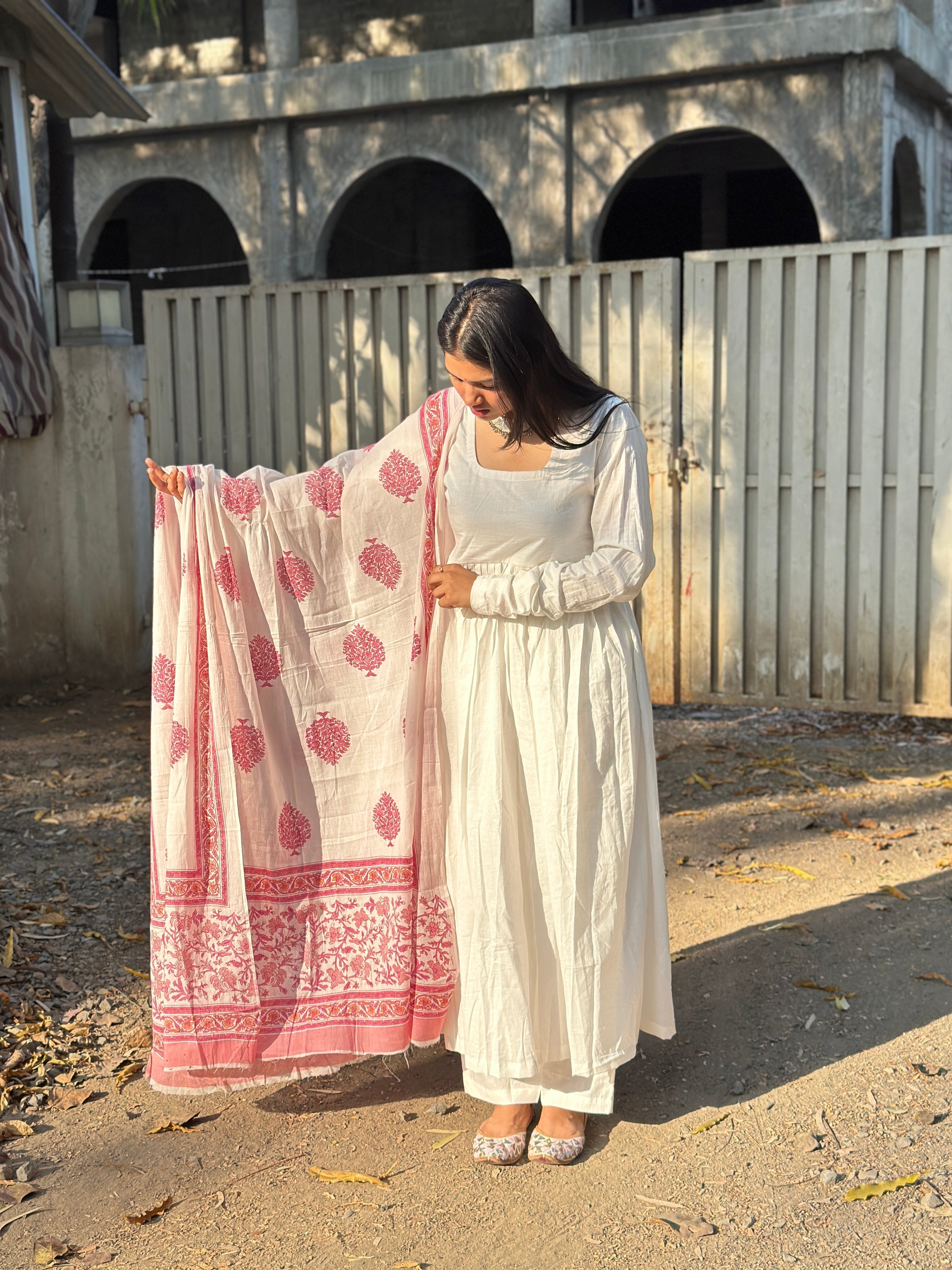 Safeda set ( with handblock dupatta)
