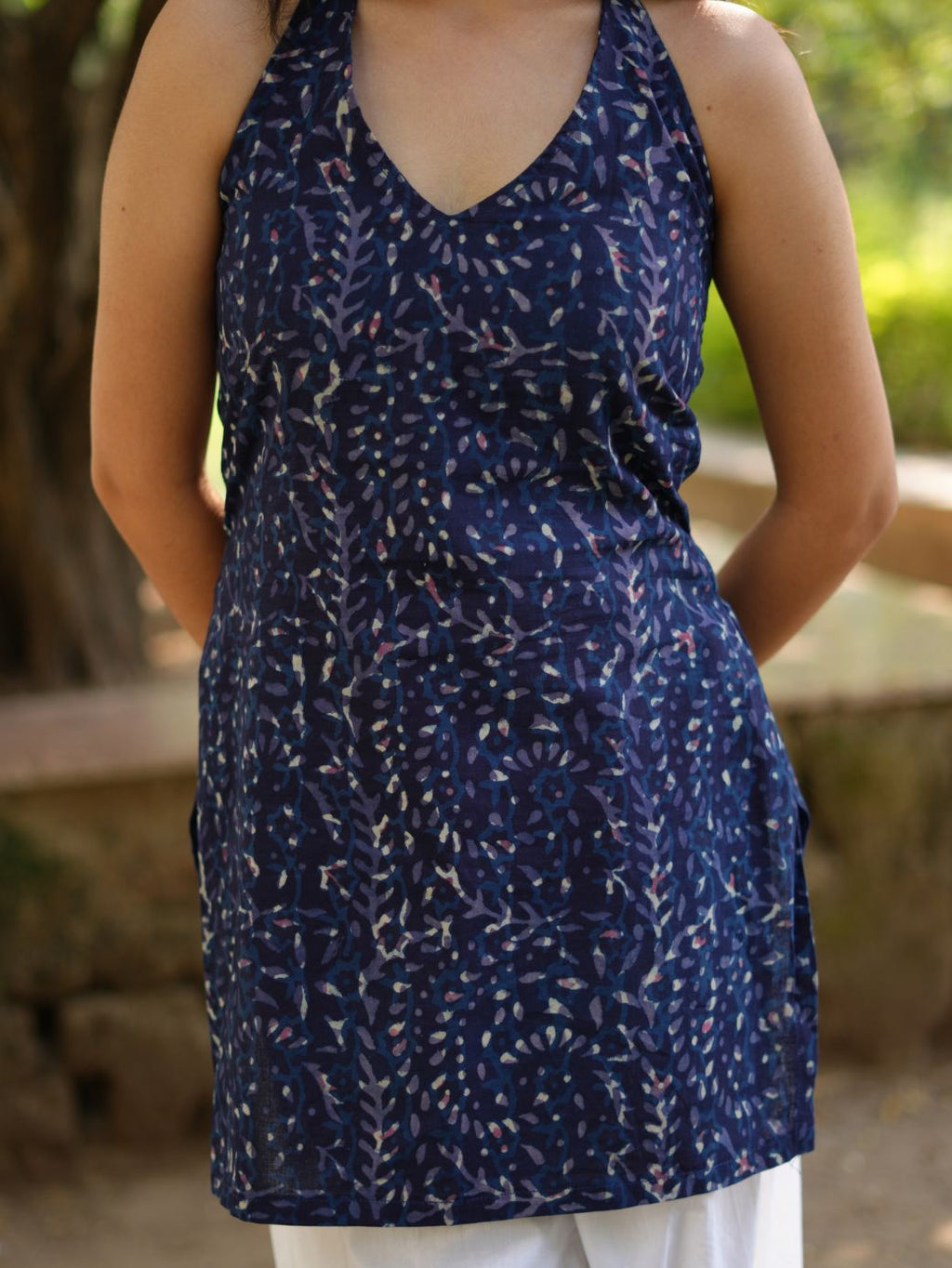 Suhani Indigo V-Neck Short Kurti